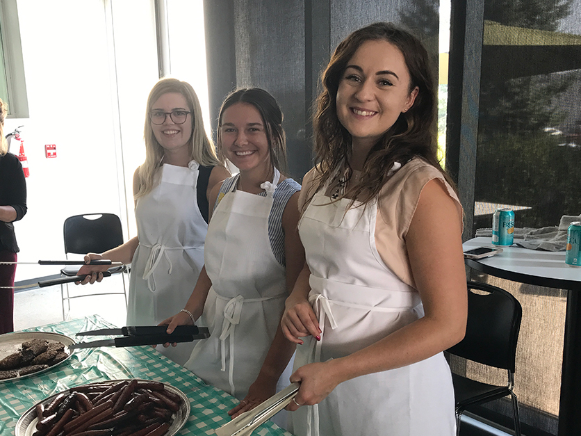 Avery Cameron et Tessa McDonald, lors d’un barbecue pour les employés organisé l’année dernière