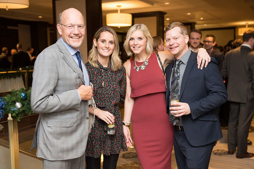 Le président et chef de la direction, Tom Pundyk, et quelques employés et employées de CWB National Leasing participant au Gala 2017