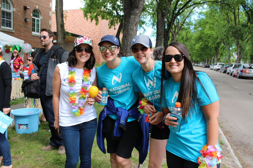 Des employés de CWB National Leasing participent au Challenge For Life de la fondation Action Cancer Manitoba